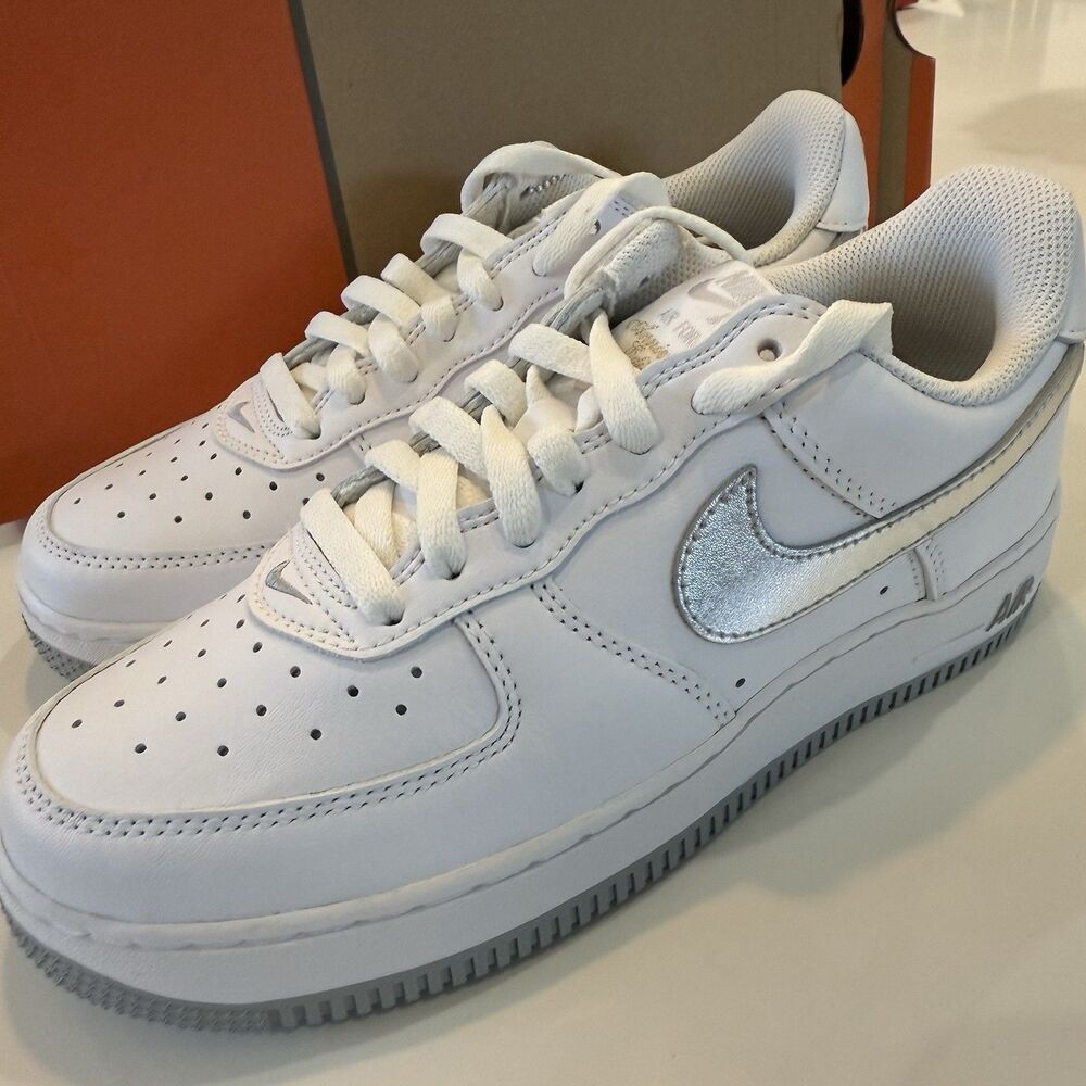 Nike Air Force 1 '07 Low 'Color of the Month' White Silver Men Sz 6.5 Wmn Sz 8